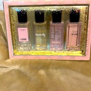 Victoria secret Holiday Set